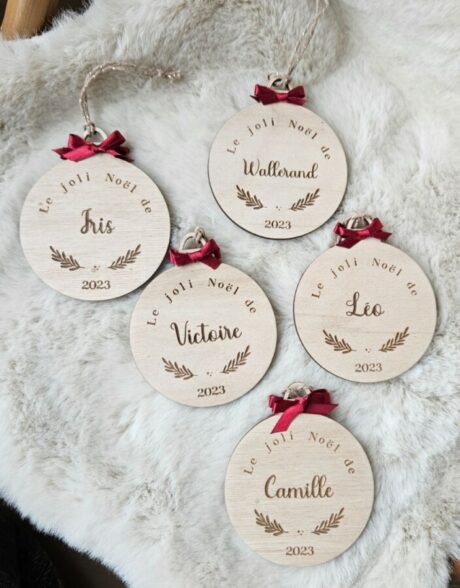 boule de Noël en bois personnalisée