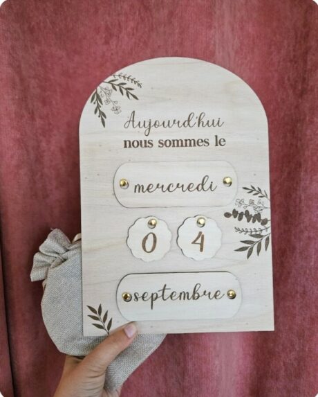 calendrier perpétuel en bois